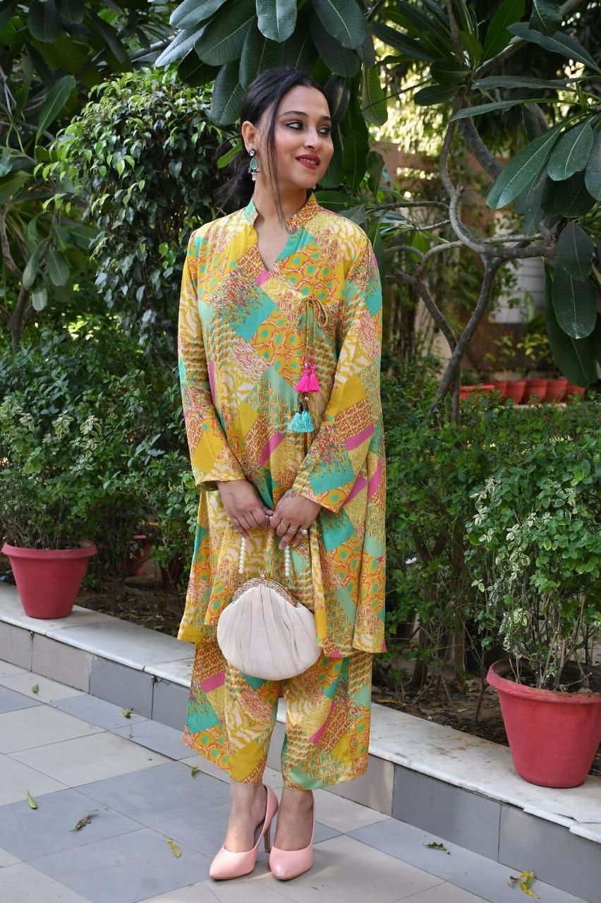 Summer breeze suit set .